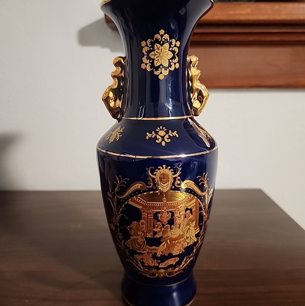 RARE VINTAGE BEAUTIFUL FRENCH AINT PORCELAIN VASE 20TH CENTURY